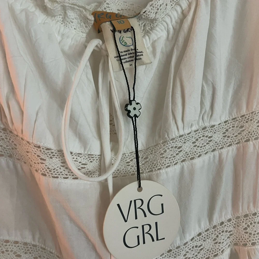 White Sleeveless Dress - Picture 7 of 8